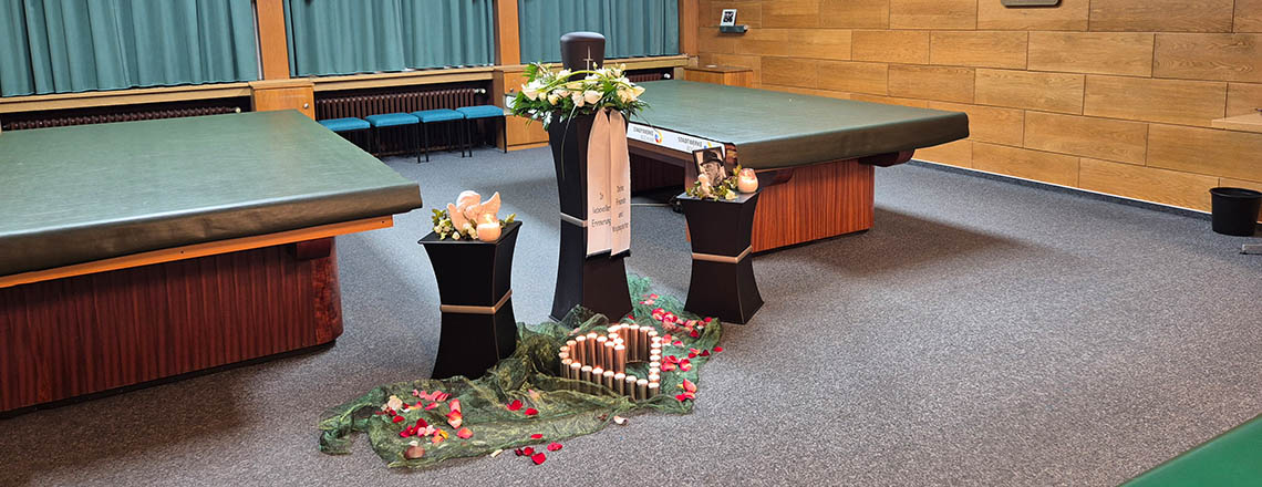Trauerfeier für „Geier“ Hannes zwischen Billards